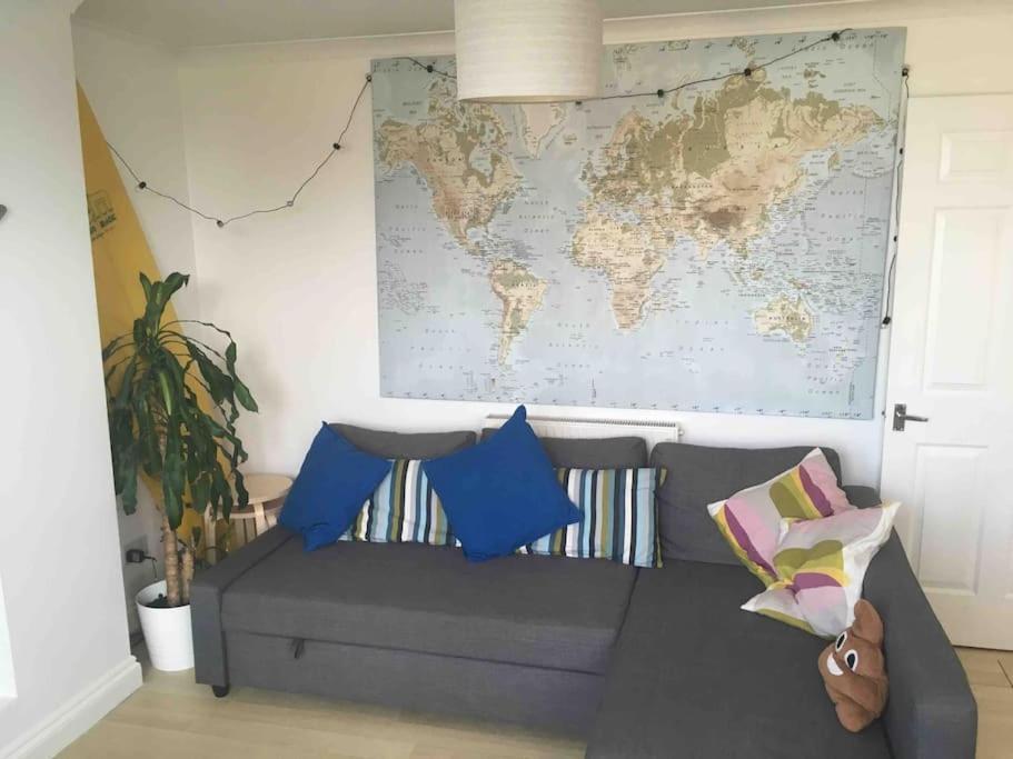 Sea Views With Large Deck One Bedroom Very Close To Beach And Town New Quay Eksteriør billede