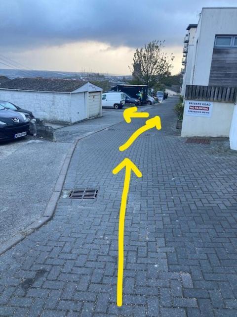 Sea Views With Large Deck One Bedroom Very Close To Beach And Town New Quay Eksteriør billede